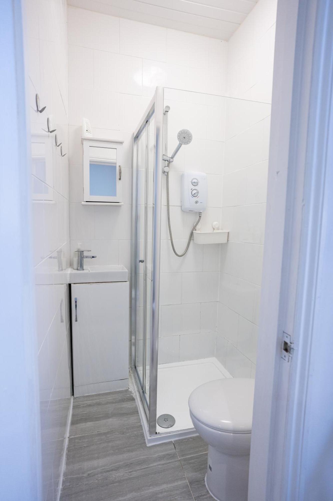 Beautiful Studio Flat In Hackney Next To Overground Station Лондон Екстер'єр фото