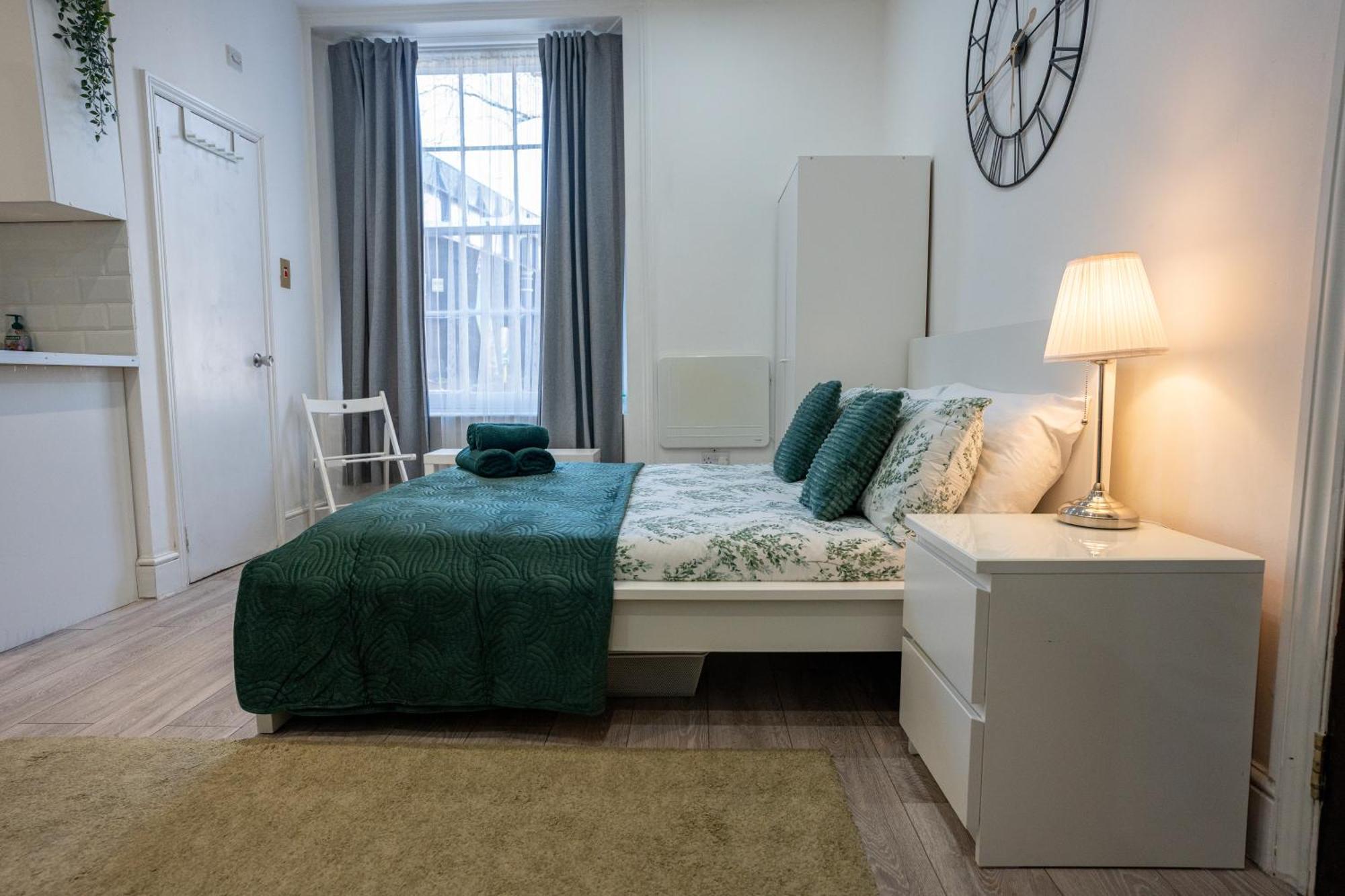 Beautiful Studio Flat In Hackney Next To Overground Station Лондон Екстер'єр фото
